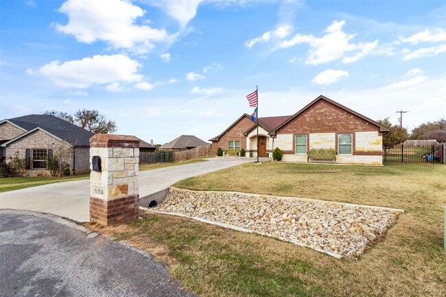Photo - Beautiful Home In Pecan Planation