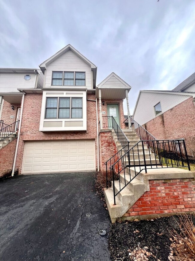 Photo - Beautiful Townhome - 3 bedroom 2.5 bath - Must see!