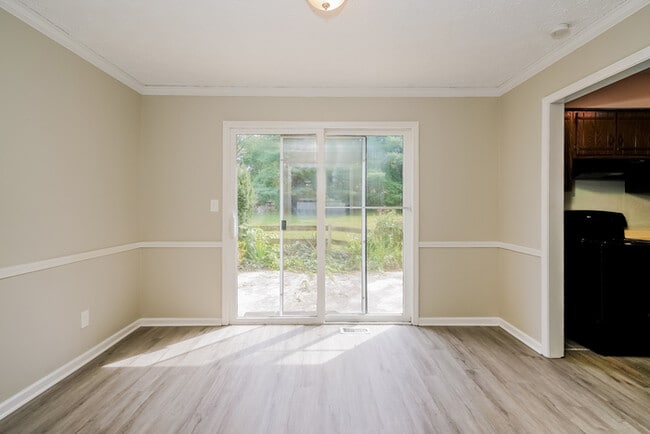 Photo - 801 N Peterman Rd