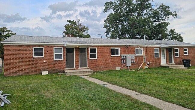 Building Photo - 5903 N Wayne Rd Rental