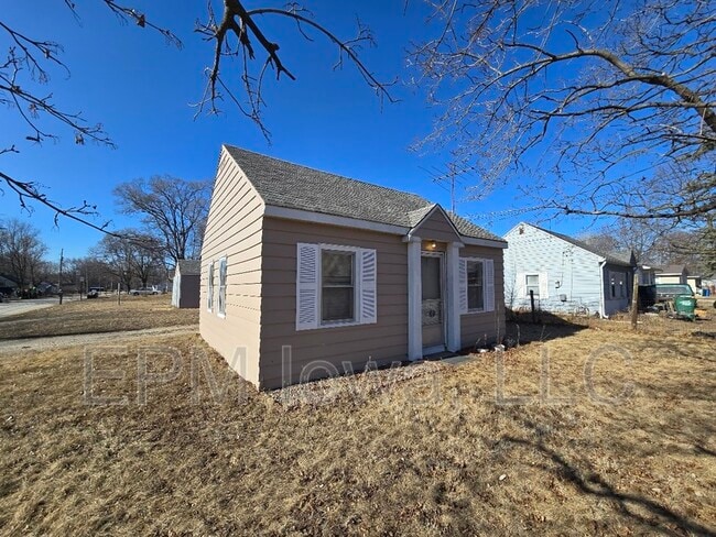 Building Photo - 158 S Roosevelt Rd Rental