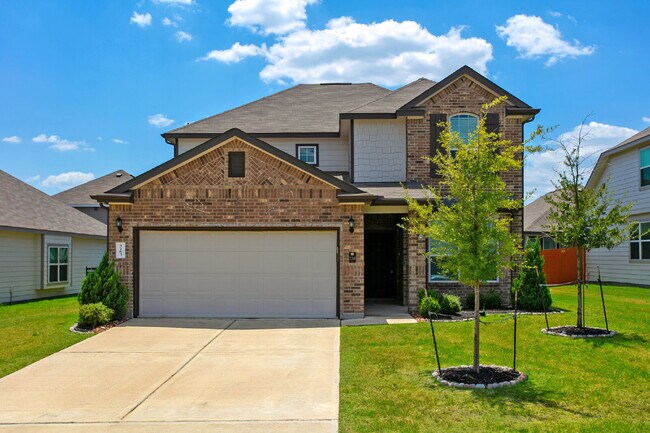 Building Photo - 3 bedroom, 2.5 bath with Study or 4th Bedroom and Game Room extras include Gym, Storage Racks in ...
