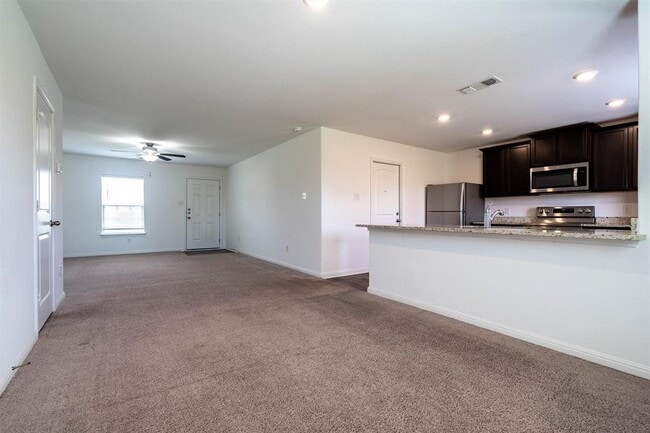 Photo - 128 Maywood Ln