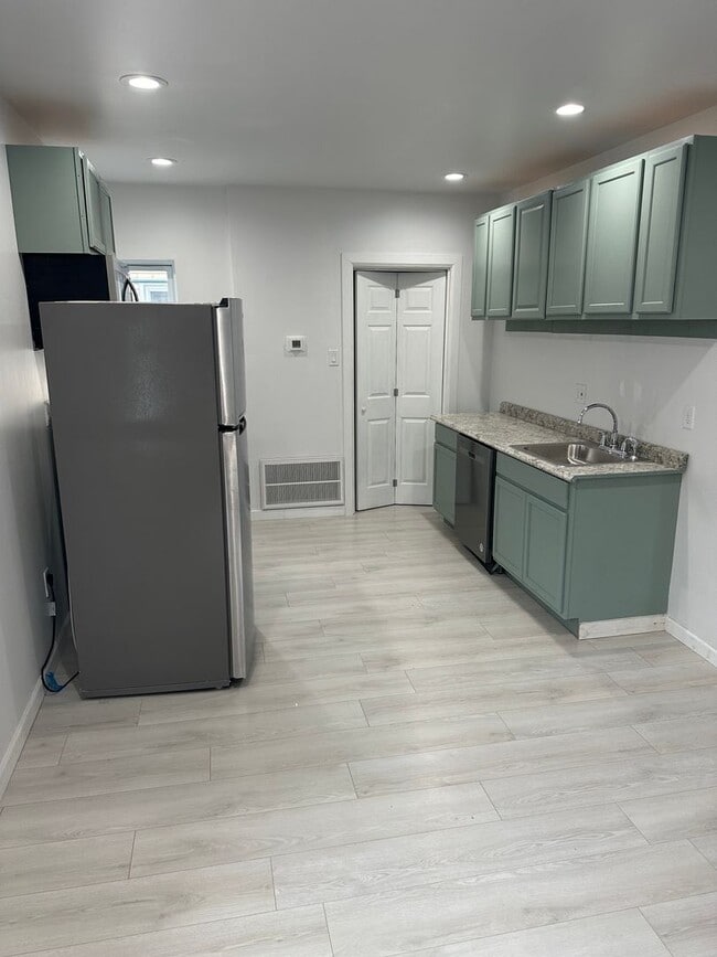 Photo - 1133 Merchant St Unidad apt 2