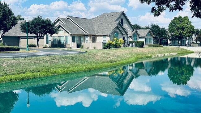 Building Photo - 30 Wildwood Dr Unit 174