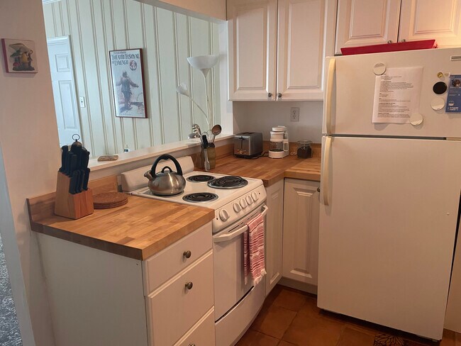 Photo - 2059 Desmond Dr