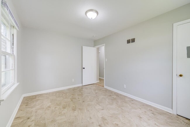 Photo - 6811 Brower Ct