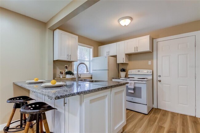 Photo - 1800 12th Ave S