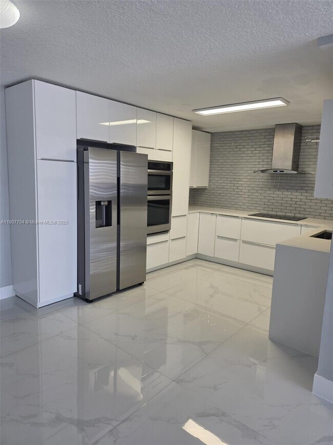 Building Photo - 11755 SW 18th St Unit 3FL