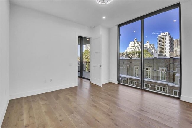 Photo - 2425 Peachtree Rd NE