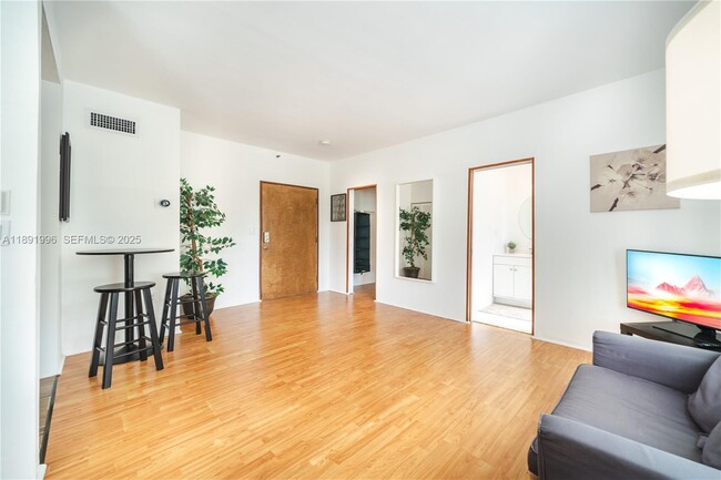 Photo - 1502 Jefferson Ave Unit 105