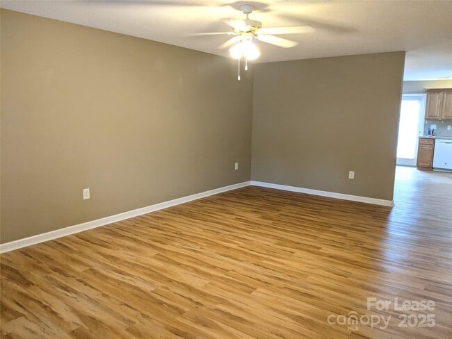 Photo - 140 Locomotive Ln