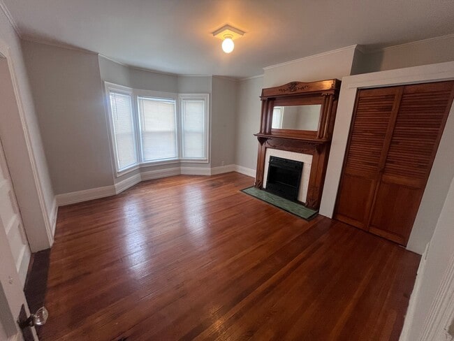 Building Photo - 374 Elmwood Ave