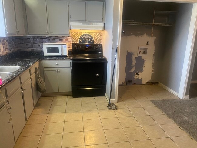 Photo - 656 N Pass Rd