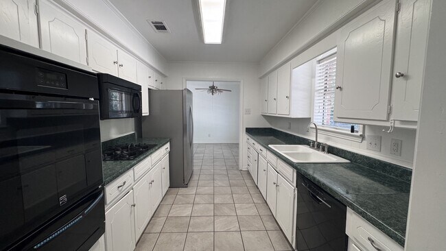Photo - 621 Mink Dr