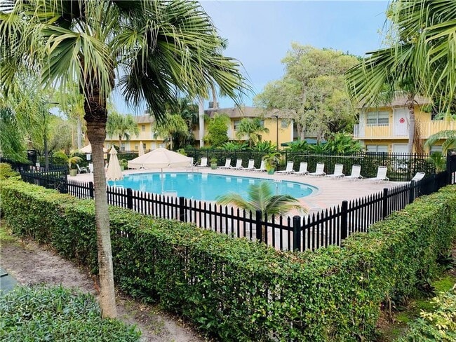 Building Photo - 5174 NE 6th Ave Unit 514