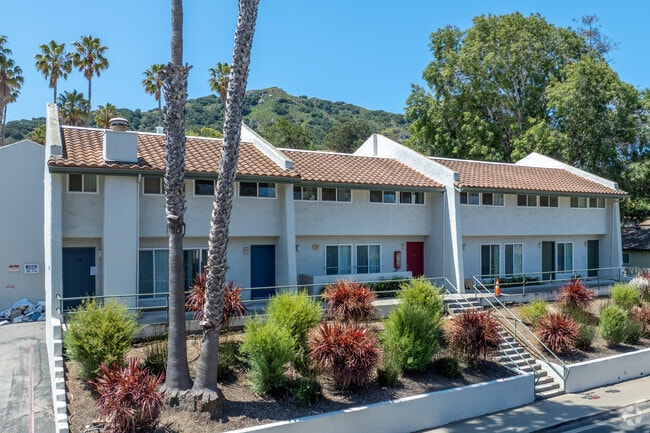 Valencia Apartments