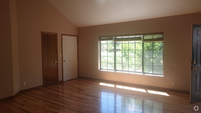 Building Photo - 1145 8th St Unit D Rental