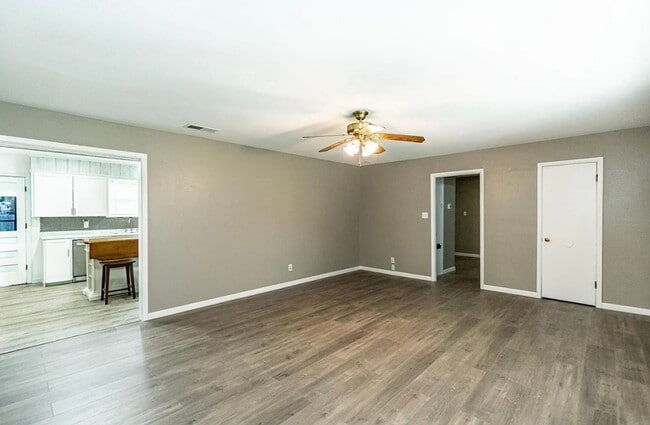 Photo - Spacious 4 bedroom 2 bathroom close to Texas Tech!