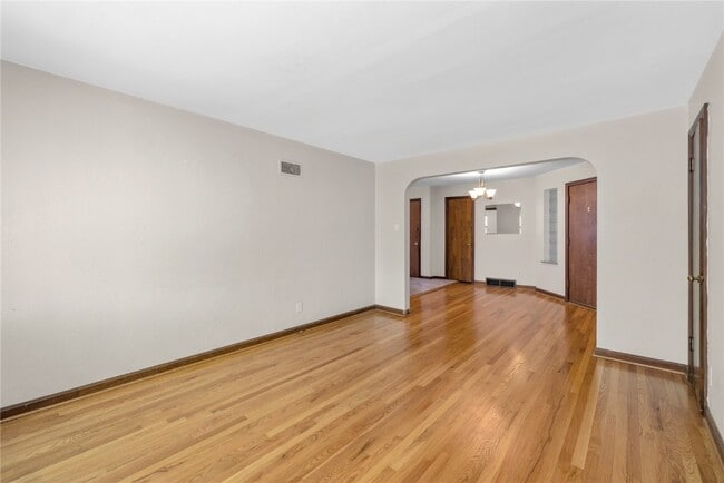Photo - 4931 Jamieson Ave Unit E