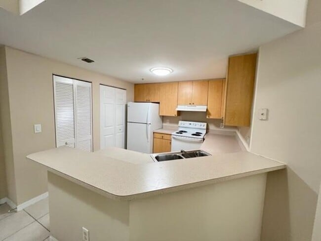 Building Photo - 5024 Lantana Rd Rental