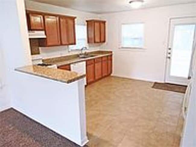 Photo - AUG 2026 MOVE IN! UPDATED 2/2 HOUSE IN BRYAN