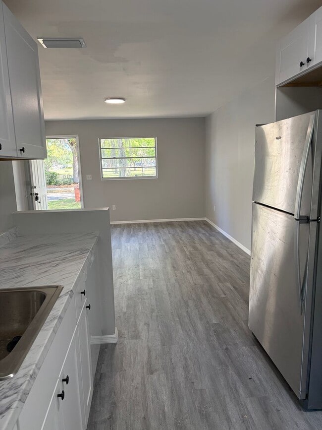 Photo - Newly Renovated 2 Bedroom Duplex in Maitland Available Now! Modern Finishes!