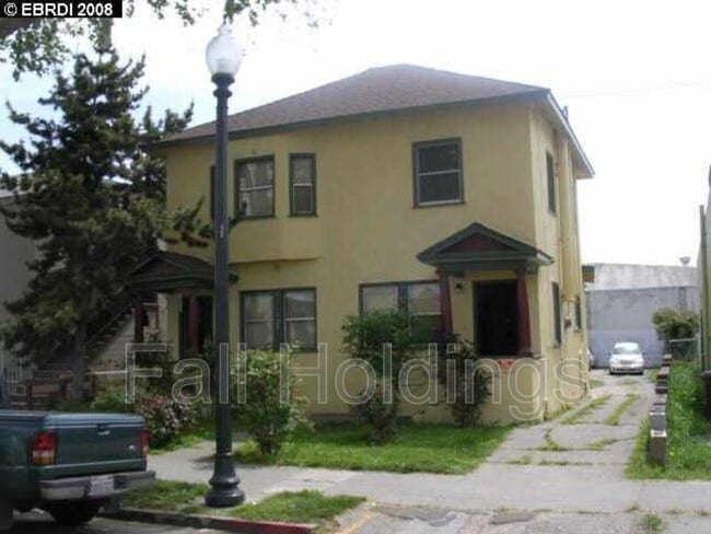 Building Photo - 1438 Alcatraz Ave Unit B