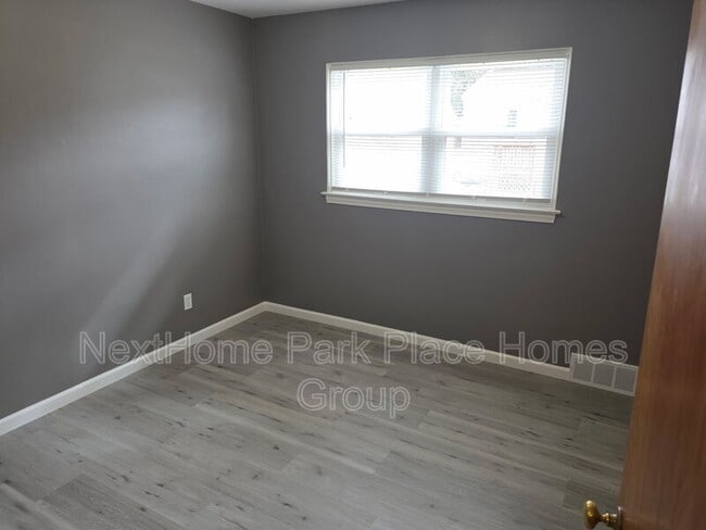 Photo - 3000 Dartmouth Dr