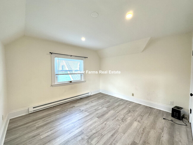 Photo - 72 Roseclair St Apartments Unit 2