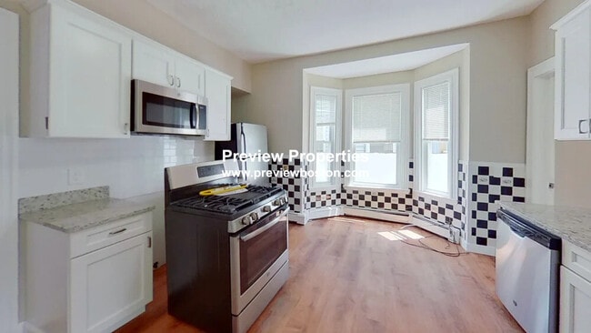 Building Photo - 121 George St Unit 1P