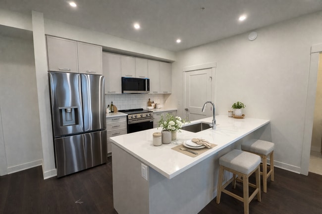 Photo - 5382-200 200 St