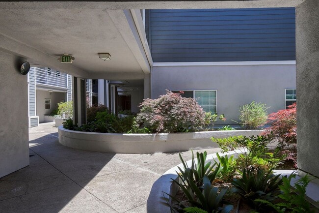 Photo - Large 2 Bed/2 Bath San Mateo condo near downtown with two parking spaces. YouTube Tour!!