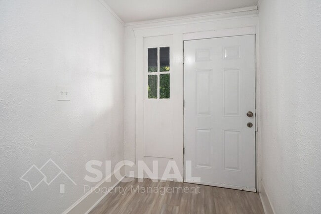 Photo - 412 12th St SW