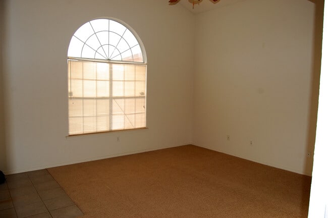 Photo - 456 Von Bargen Dr