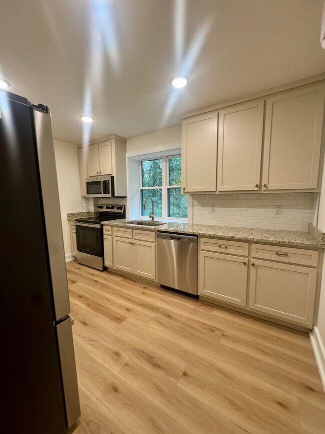 Photo - 2113 W Madison Ave Unit B