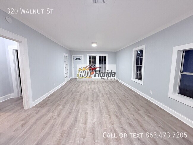320 Walnut St