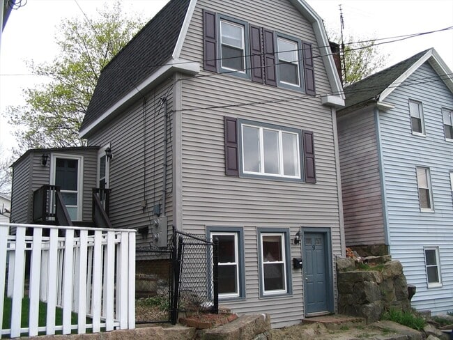 Building Photo - 9 Eastern Ave Unit 1