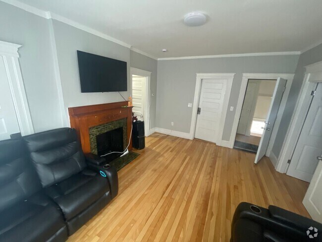 Building Photo - 50 Hollywood St Unit 2 Rental