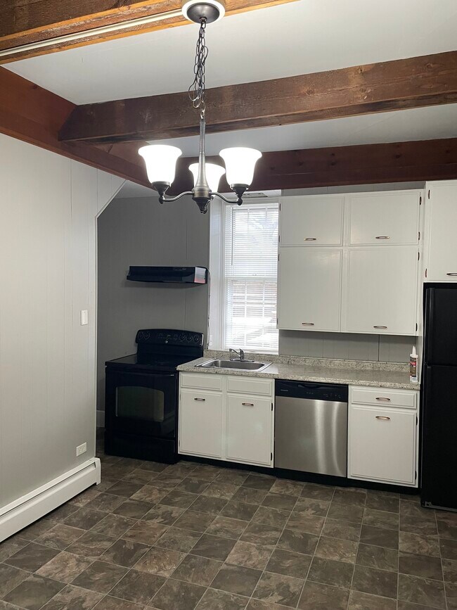 Photo - 9 E Market St