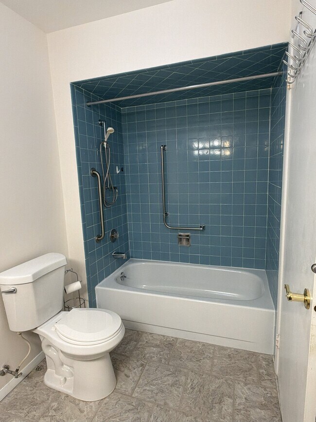 Photo - 84 Amberly Dr Unit J