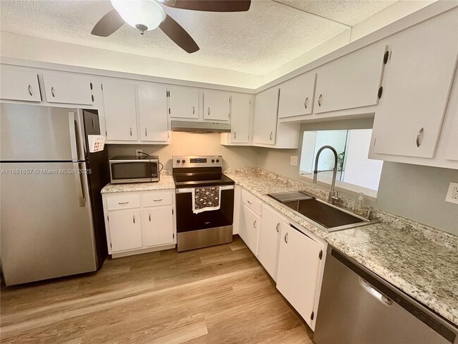 Photo - 2860 Somerset Dr Unit 211K