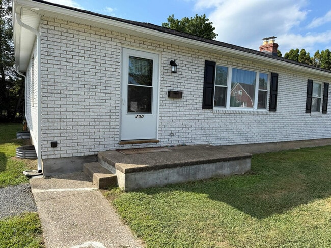 Building Photo - 400-402 9th St Rental