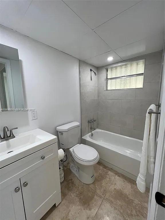 Photo - 1478 NW 1st St Unidad 101