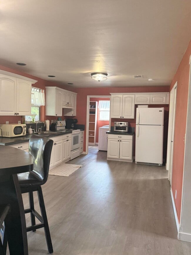 Photo - 1881 SE Manth Ln