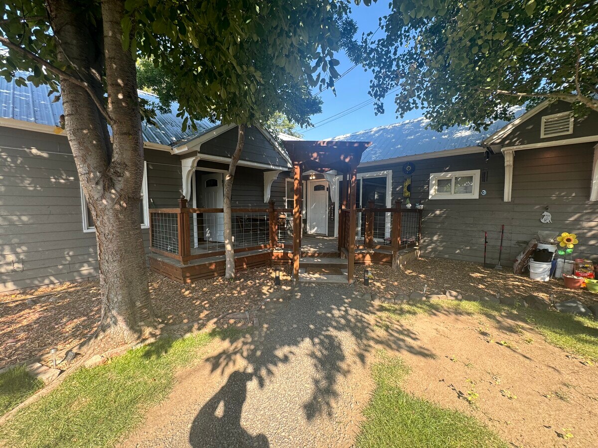 Photo - 100 N Main St Unit 3