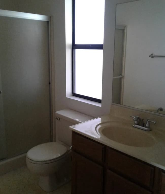 Photo - Duplex 2/2/1 - Long term - unfurnished