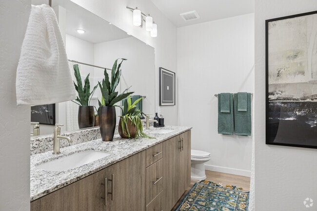2BR, 2BA - 1,088SF - Primary Bathroom