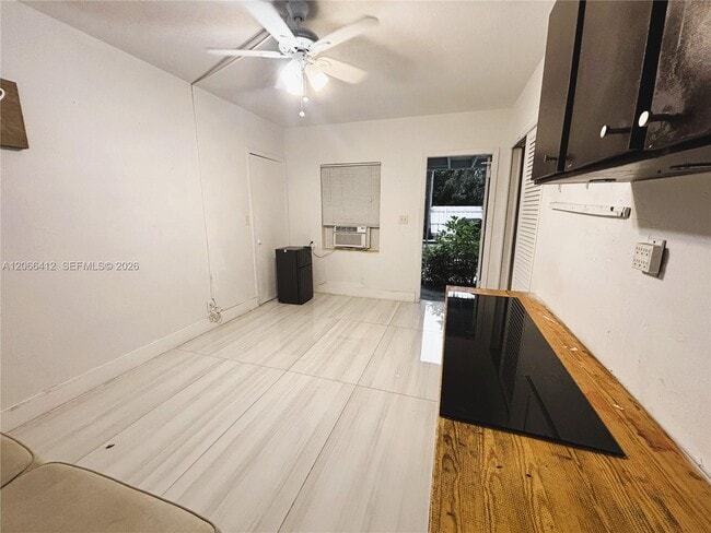 Photo - 250 SE Park St Unit 3