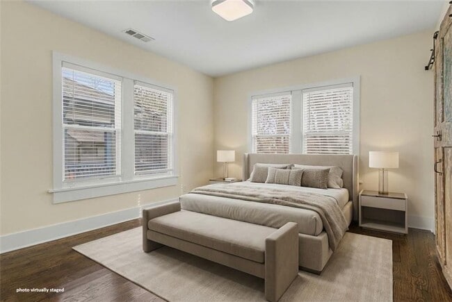 Photo - 287 MacKenzie Dr NE